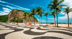 Apto silencioso em Copacabana, a 200m da praia e ao lado do metro Quarto com ar condicionado e cama de casal, sala com sofá cama queen, cozinha completa e portaria 24h - Image 3