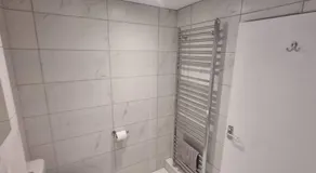 Spacious self contained flat in superb location - Image 5