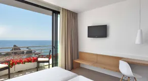Villa Reymar - diseño y vistas al mar - Image 2