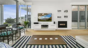 Strangeways Stays -Slps 10 4 Bdrm Oceanview - Image 2