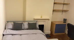 Spacious and cosy 4 Bed House in Beeston - Image 3