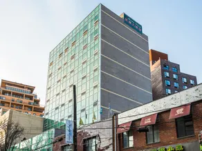 Asiatic Hotel - Flushing - Image 3