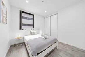 Burwood 1Br apt nearTrainShopping street parking - Image 2