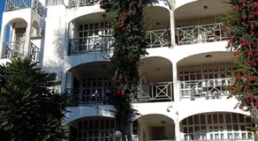 Easy World Beach Apartments - Image 3