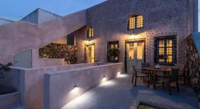 Frescoes Luxury Suites By KB Hospitality - Image 3