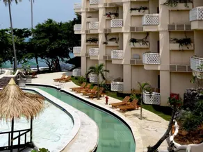 Hawaii Resort Family Suites - Image 2