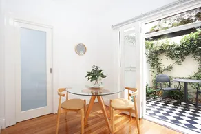 Leafy and Tranquil Inner West Studio Apartment - Image 4
