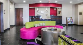 Comfort Inn & Suites Artesia - Image 4
