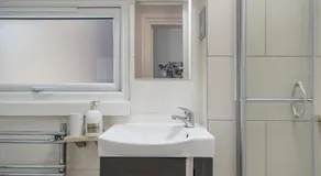 Modern Studio Apartment - Image 5