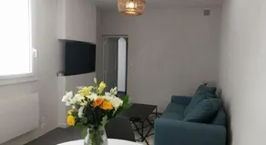 Villa au Calme avec Extérieur et parking gratuit aux portes d'Aix et Marseille Emplacement idéal - Image 2