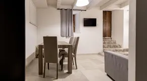 B&B Vico Suites - Image 2