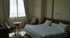 Le Cristale Hotel - Image 2