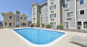 Near Airport, Hospital, MidTown, 58 TV - Apt 254 - Image 3