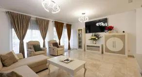 Exclusive Villa City, Beach & Golf - Image 2