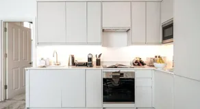 Niru Experience Royal Deluxe 4BD 2BA Apt - Image 5