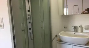 Triple room, shower, toilet - Image 5