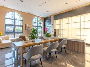 Four Seasons Garden Hotel - Image 2