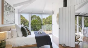 Walk To Beautiful Beach and Bushwalking Trails - Image 2