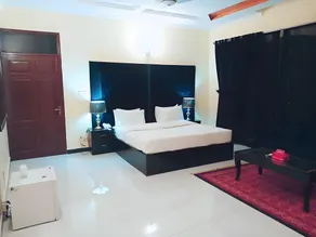 Premier Inn Villa - Image 4