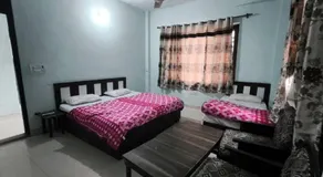 Arjun House Hotel- Guest House - Image 4