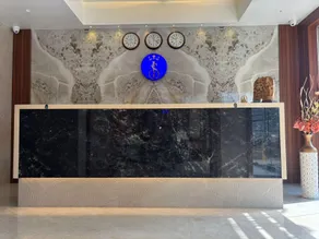 Hotel Imperial Suites - Image 2