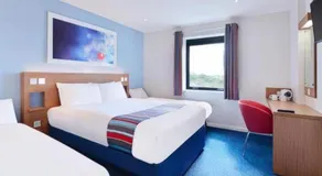 Travelodge Kinross M90 - Image 2