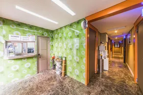 Brown Hotel - Image 4