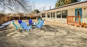 Sunny Family Home in Denver with huge yard and hot tub - Image 4