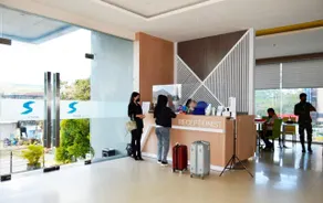 Zenith Hotel - Image 5