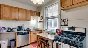Lovely Near Loyola - Enjoy the Wonderful Outdoor Space and Sun Room - Room for the Whole Crew apts - Image 5