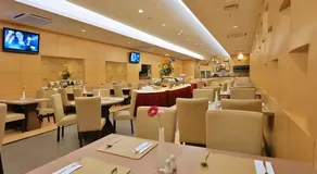 Lintas View Hotel - Image 2