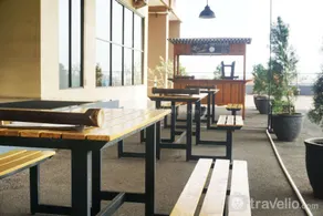Cozy 2BR Tamansari Panoramic Apartment By Travelio - Image 5