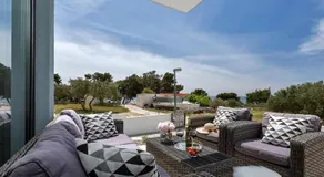 Luxury Promajna Beach Apartment - Image 3