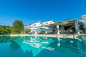 Akis Villa Studios & Apartment with Pool by Hotelius - Image 3