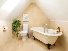 Bamburgh - Sleeps 8 - Dogs Stay Free - Enclosed Garden - Off Road Parking - Image 4