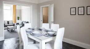 Spacious House 10min to Liverpool Centre - Image 3