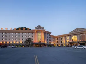 Longyuan Holiday Hot Spring Hotel - Image 4