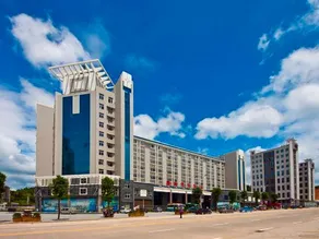Promenade Hotel - Image 3