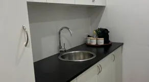 Chic Bondi Tiny Home: 200 mtrs to Surf, Wifi & AC - Image 4