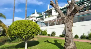 Apartamento con enorme terraza en complejo con piscina en Nueva Andalucía - Lorcrimar - Image 5