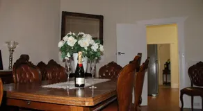 Mentor Chambers Apartment Bed & Breakfast - Image 5