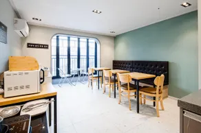 Hotel Corner Inn - Image 2