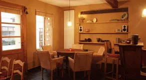 Camera privata con terrazza, barbecue e sauna | Vista sulla città - Image 2