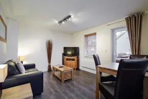 Swindon Swan Place by Viridan Apartments - Image 2