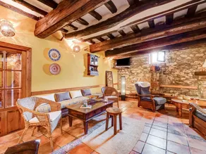 Central Apartment in Ardanué with Terrace - Image 3