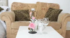 Lux Apartment in Gatwick - Image 2