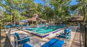 Mandarin Retreat Pool Hot tub King Bed Smart Tvs - Image 3