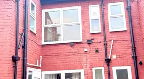 Bright Housing - Image 5