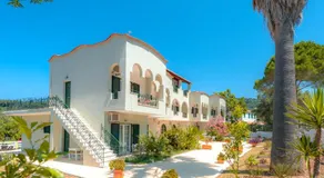 Vassilis Paradise Garden Aparthotel - Image 5