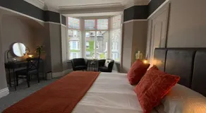 3 Cambridge Villas - Image 2